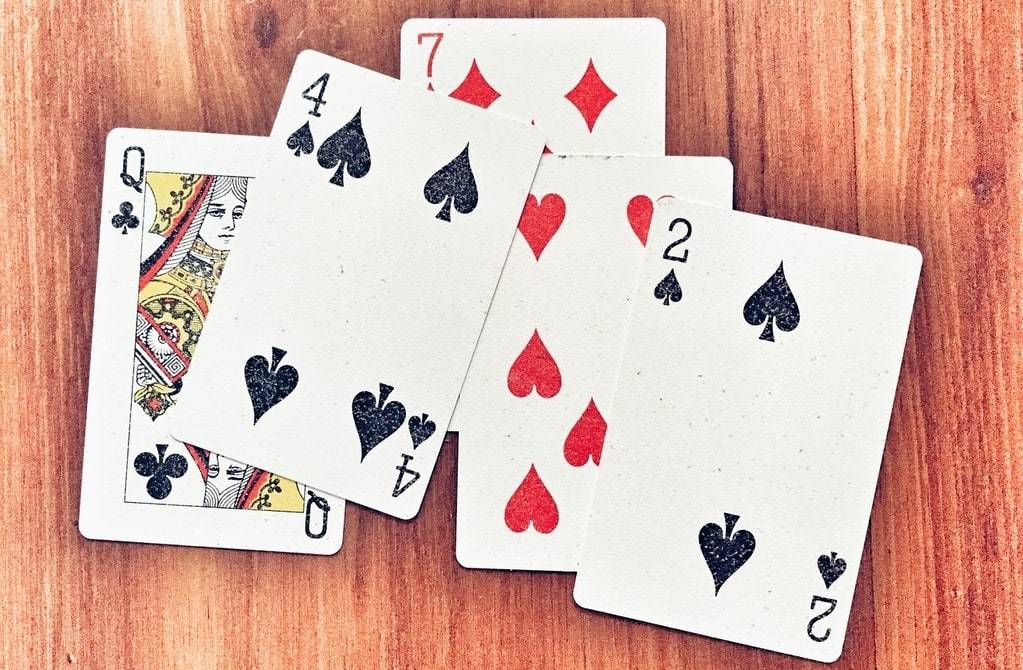 Les sites phares pour jouer à la Belote